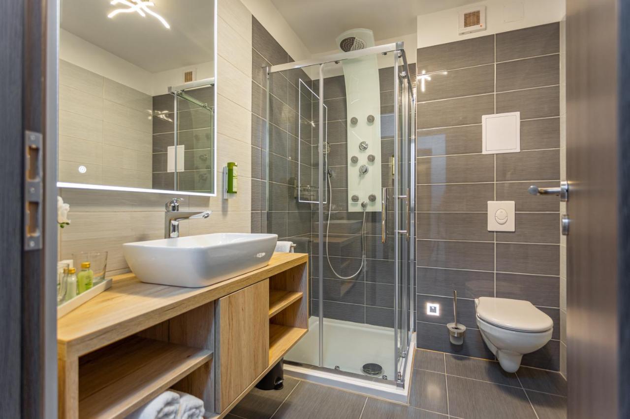 Viktoria Apartman Gyula Esterno foto