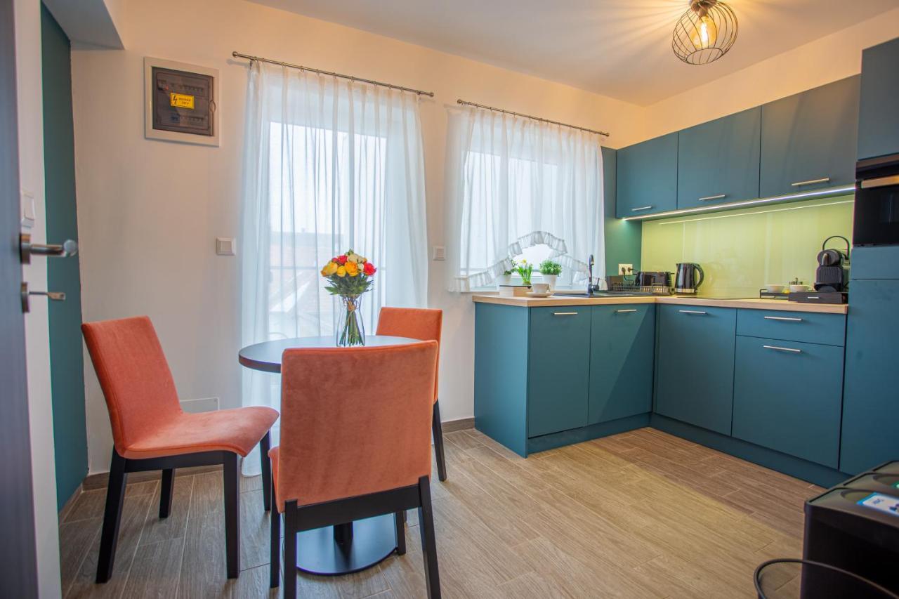 Viktoria Apartman Gyula Esterno foto