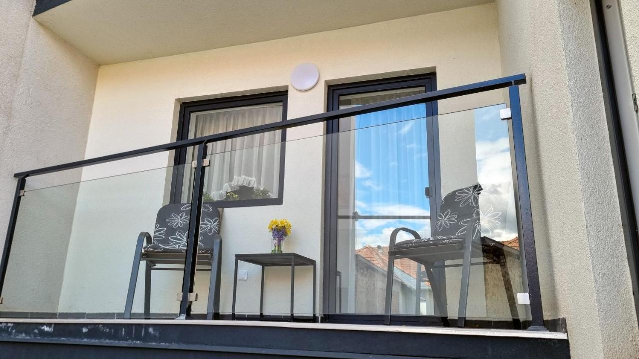Viktoria Apartman Gyula Esterno foto