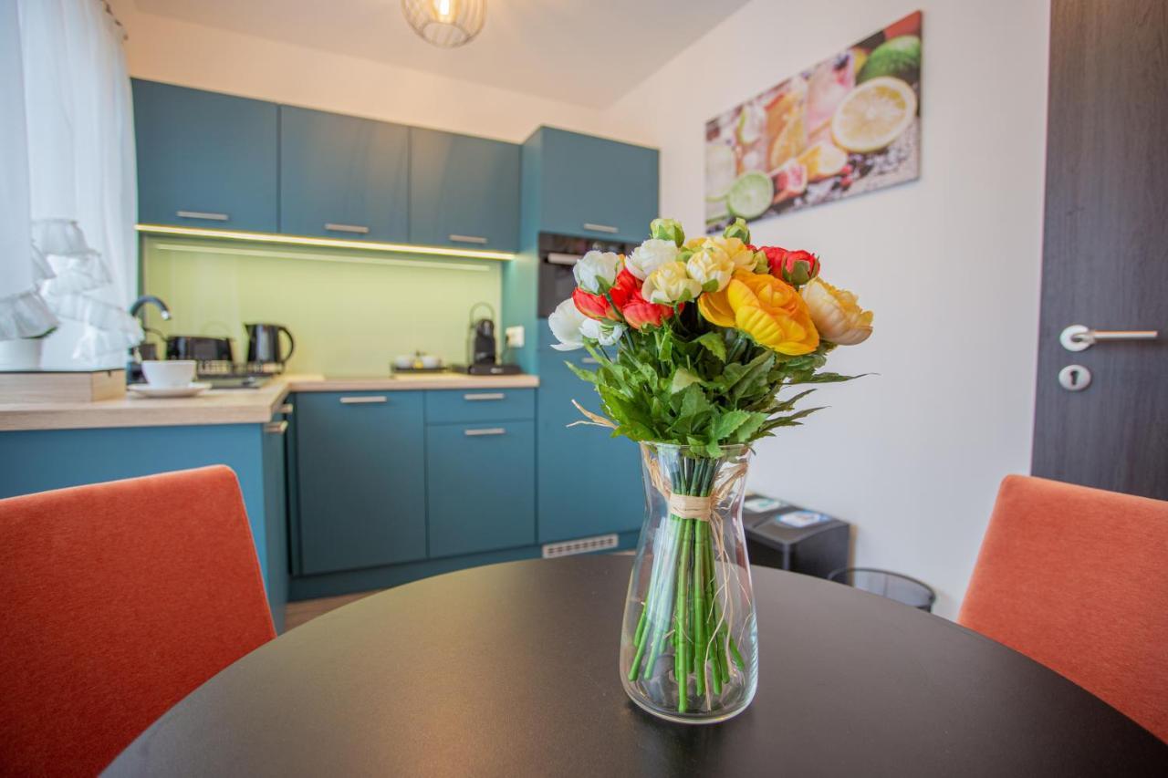 Viktoria Apartman Gyula Esterno foto