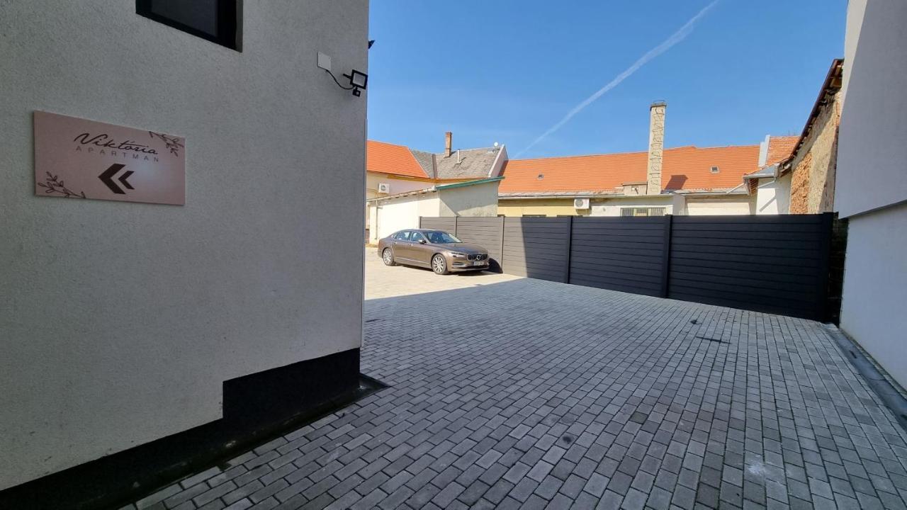 Viktoria Apartman Gyula Esterno foto