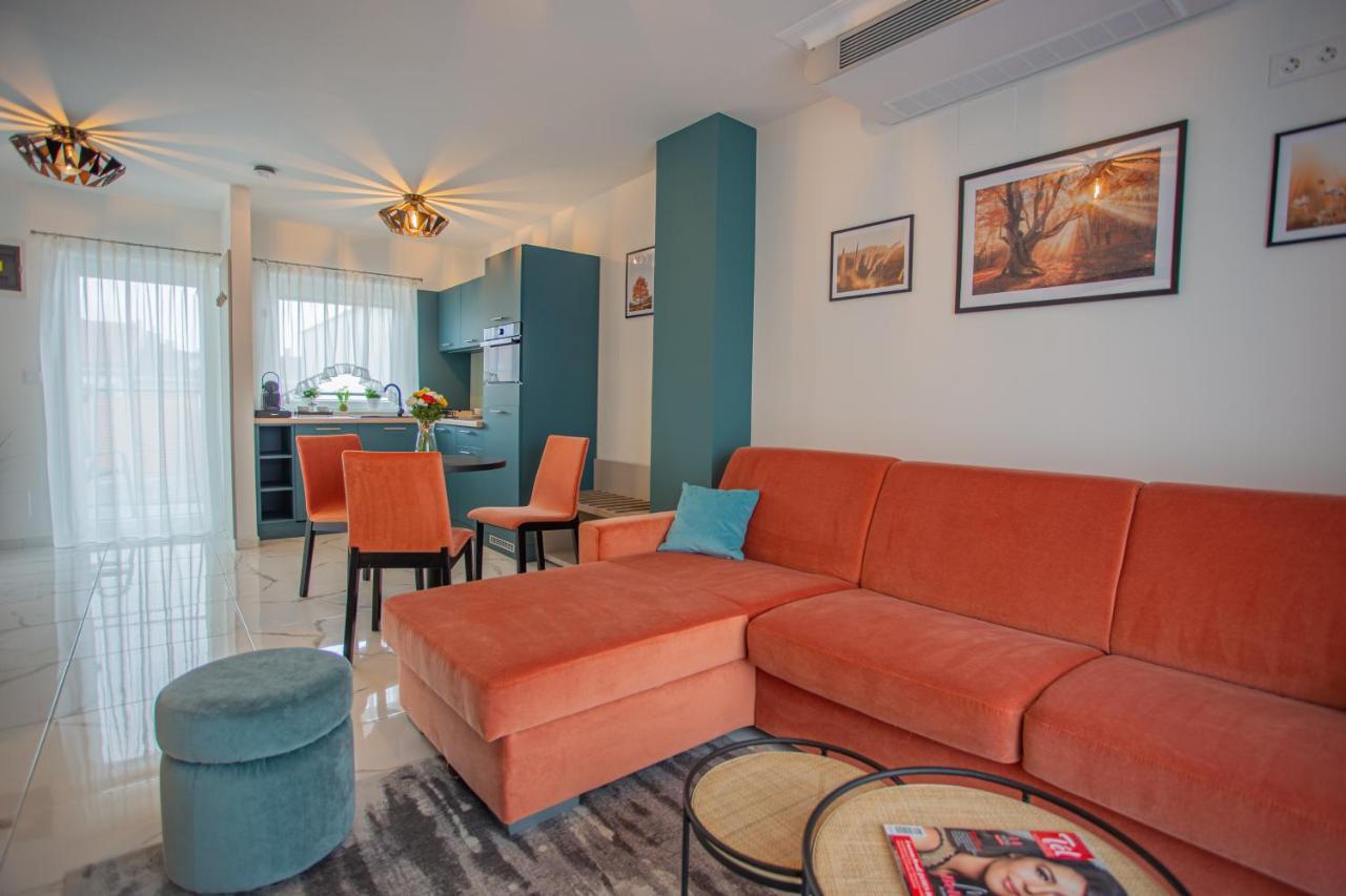 Viktoria Apartman Gyula Esterno foto