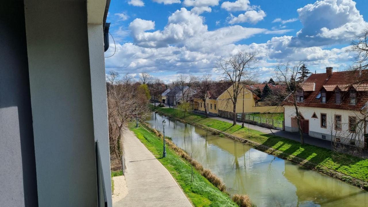 Viktoria Apartman Gyula Esterno foto
