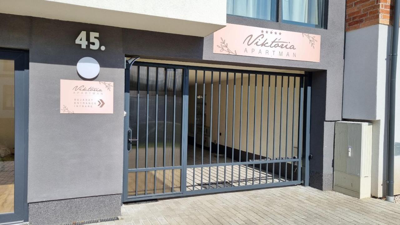 Viktoria Apartman Gyula Esterno foto